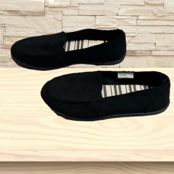 Rue 21etc black loafer  NWOT size 7/8 medium - Picture 3 of 7